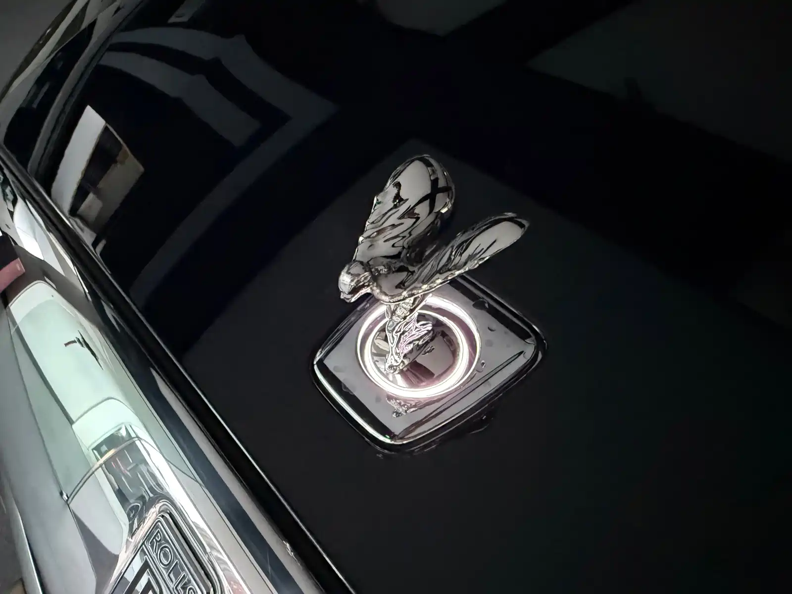 Фото 22 - Rolls-Royce Spectre