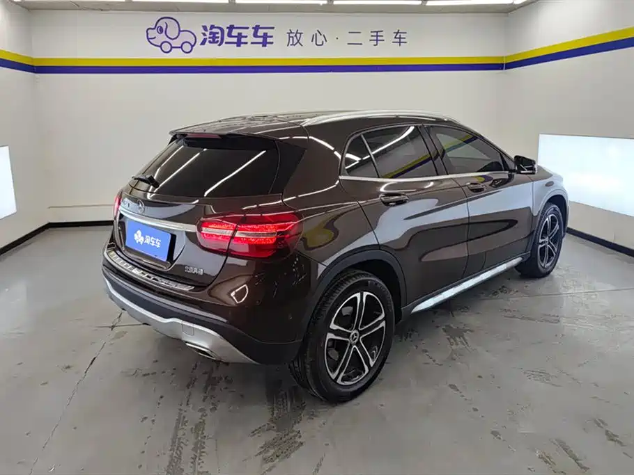 Mercedes-Benz GLA 2018 GLA 200 Fashion фото 3