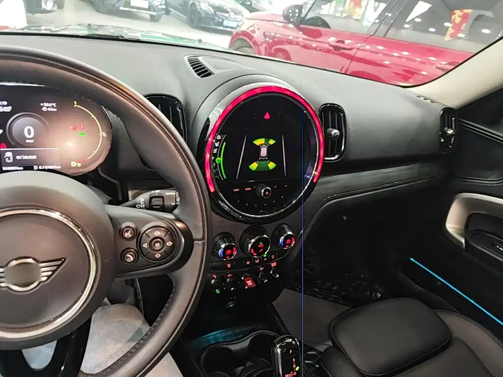 Фото 10 - MINI COUNTRYMAN