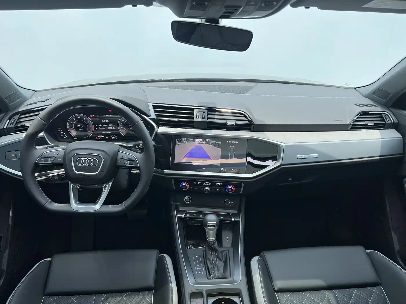AUDI Q3