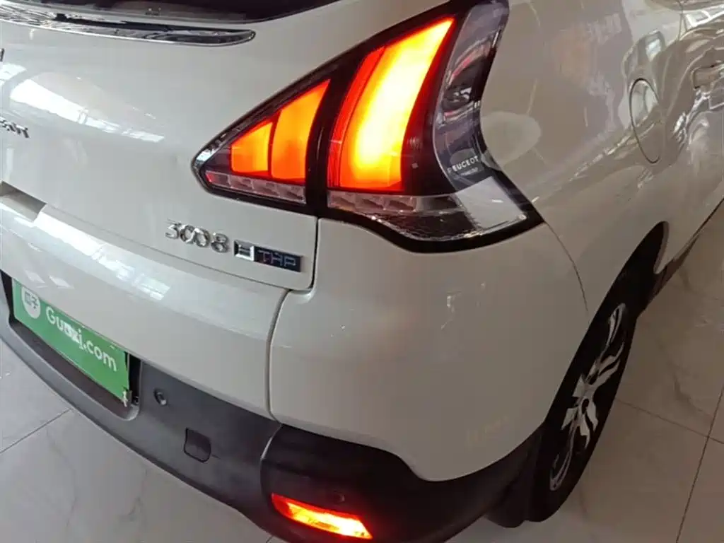 Peugeot 3008 2016 1.6THP Automatic Classic Edition фото 24