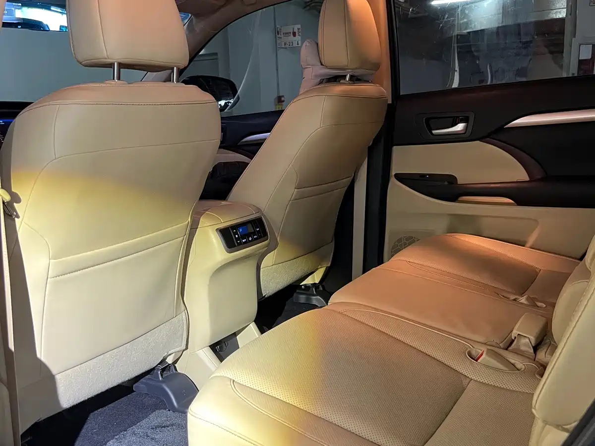 Toyota Highlander 2017 2.0T 4WD Premium 7-Seater фото 29