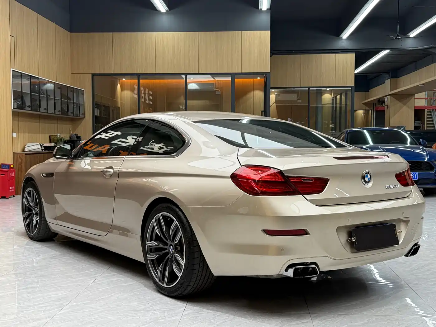 BMW 6 Series 2012 650i Coupe фото 7