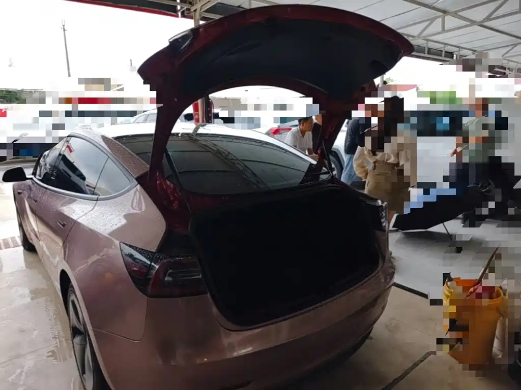 Фото 19 - Tesla Model 3