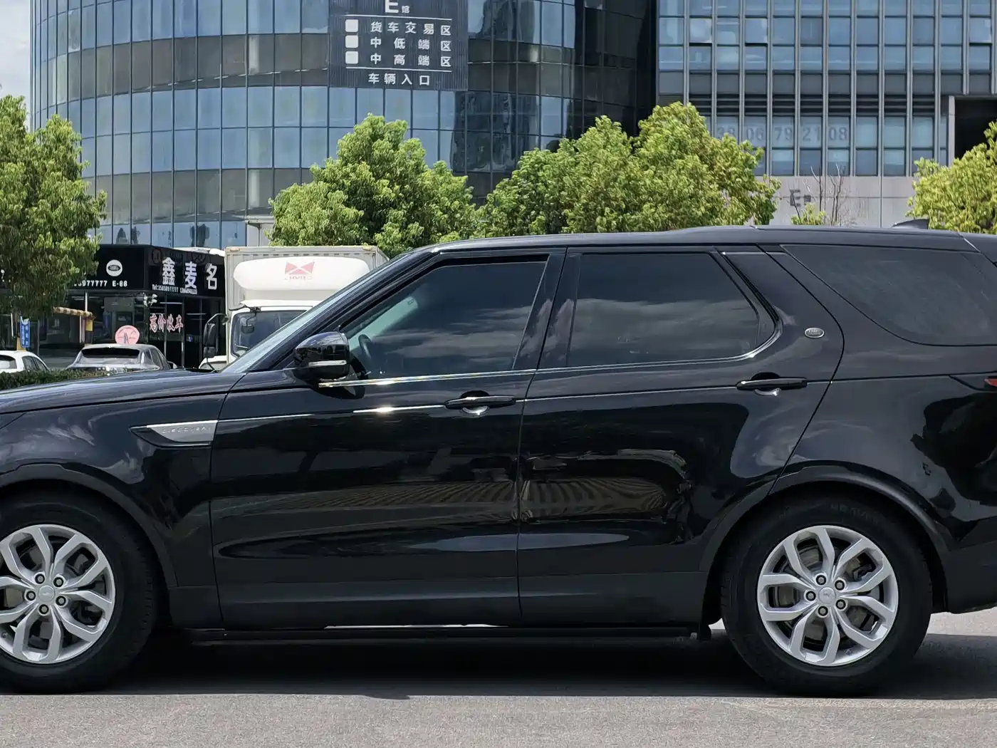 Фото 7 - Land Rover Discovery
