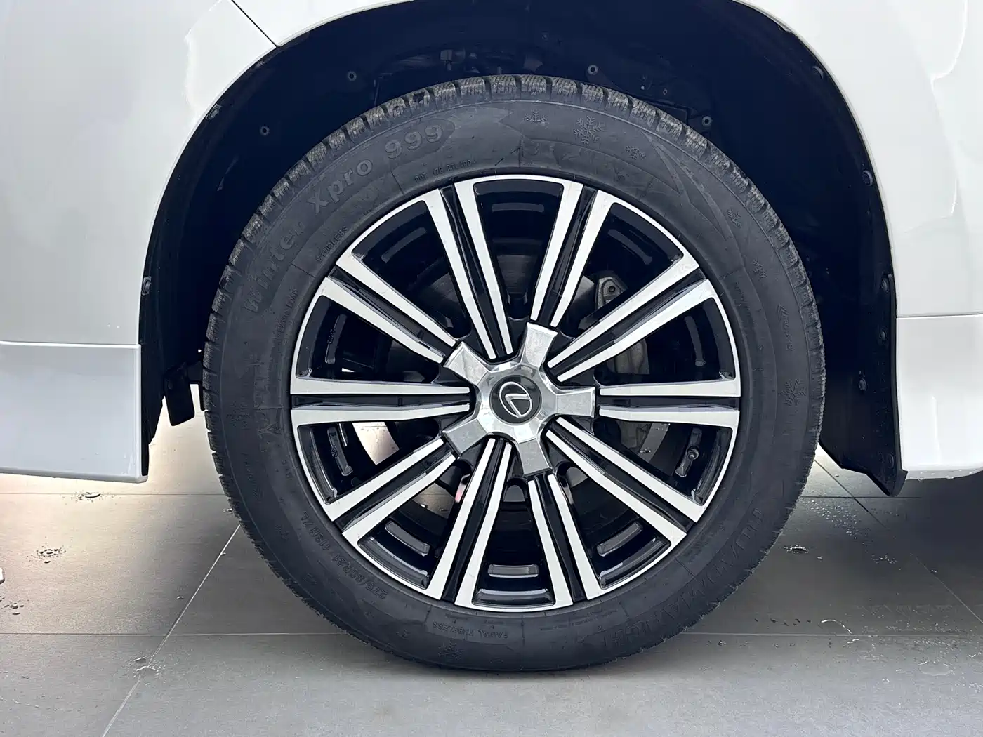 Lexus LX 2017 570 Peak Special Limited Edition фото 11