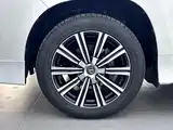 Фото 11 - Lexus LX