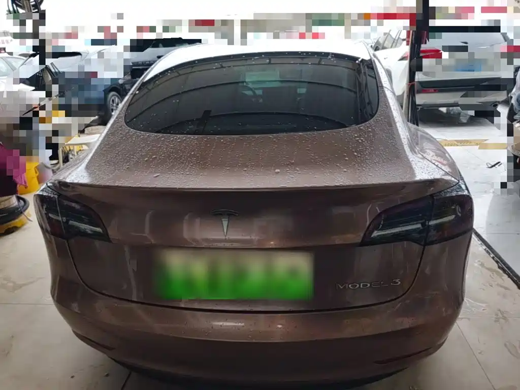 Фото 6 - Tesla Model 3