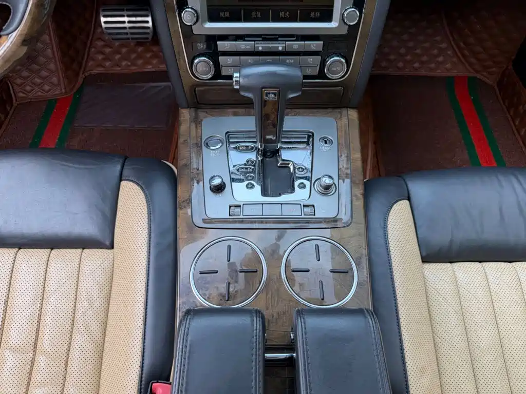 Volkswagen Phaeton 2011 2011 3.6L V6 4-seat Long Wheelbase Individual