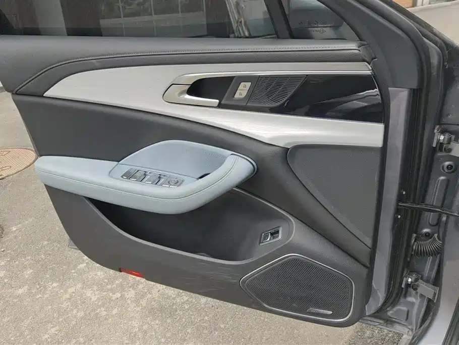 Hongqi H5 PHEV 2025 170 Super Hybrid Edition фото 7