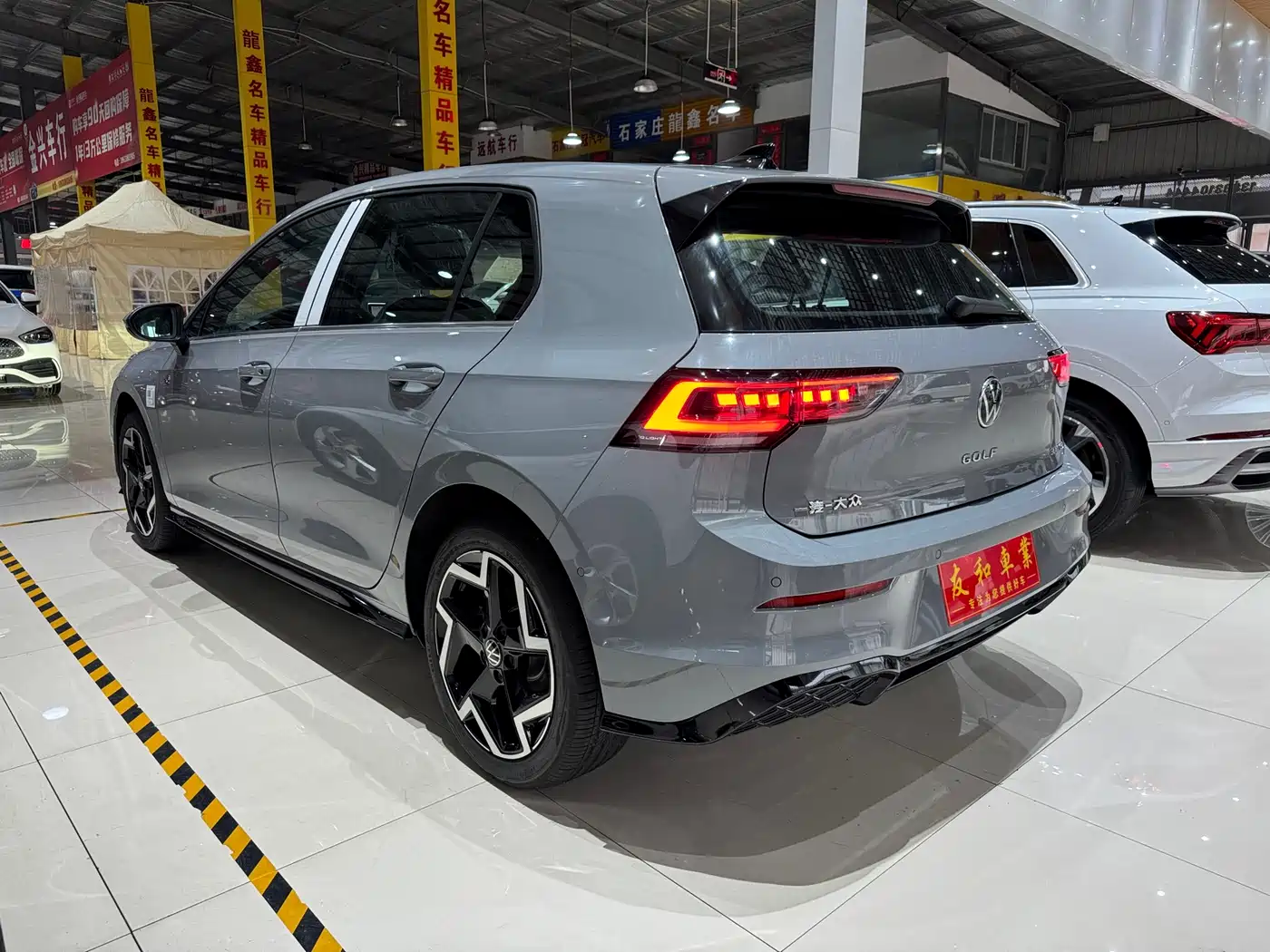 VOLKSWAGEN GOLF