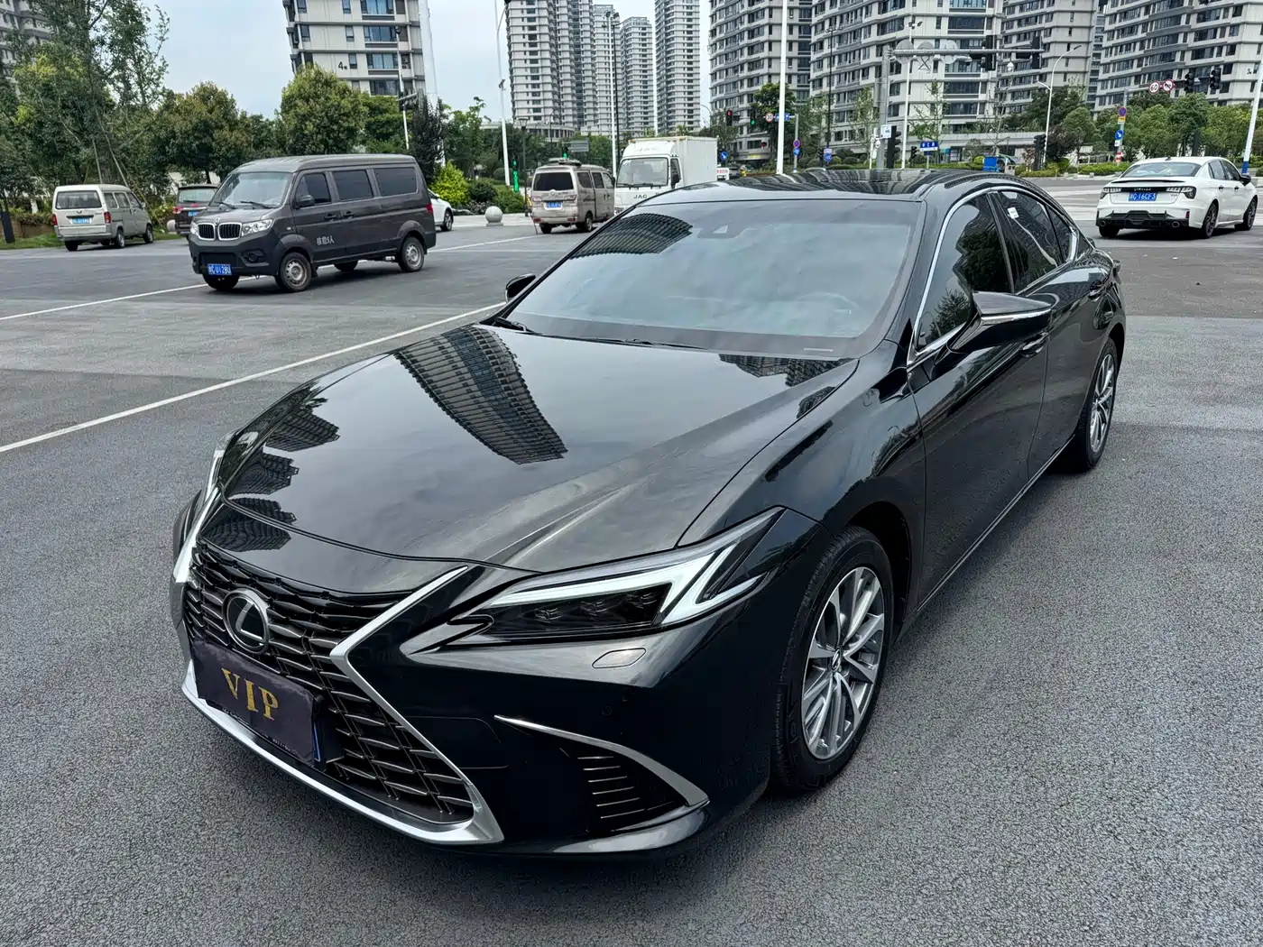 Lexus ES 2026 2025 300h Ultimate Edition