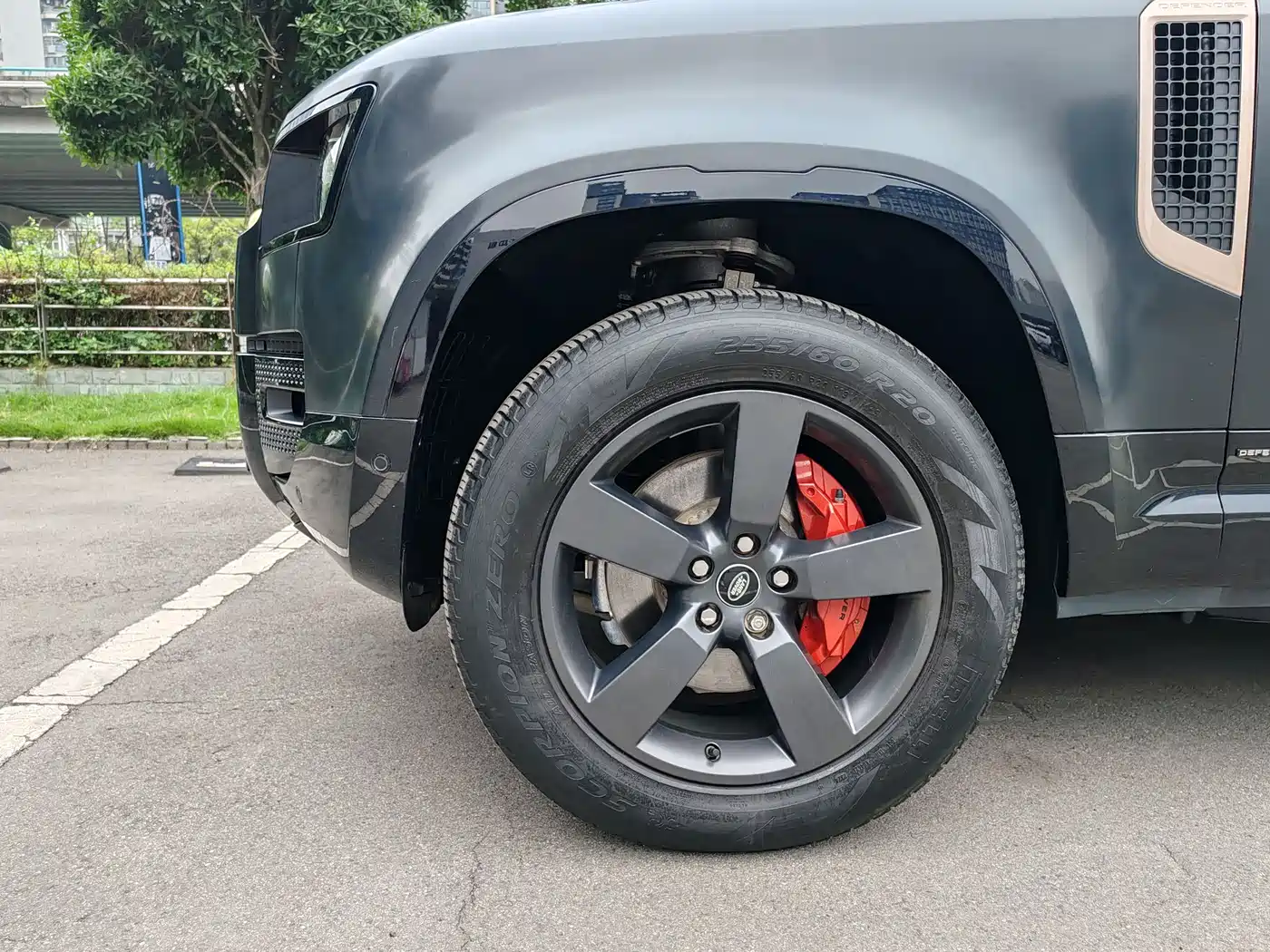 Land Rover Defender 2025 110 3.0T P400 X фото 13