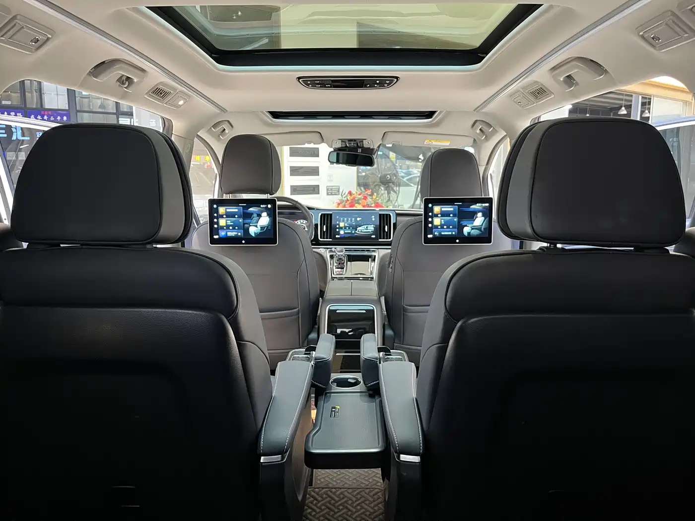 GAC Trumpchi Trumpchi M8 2023 Leading Series 390T Flagship Edition фото 23