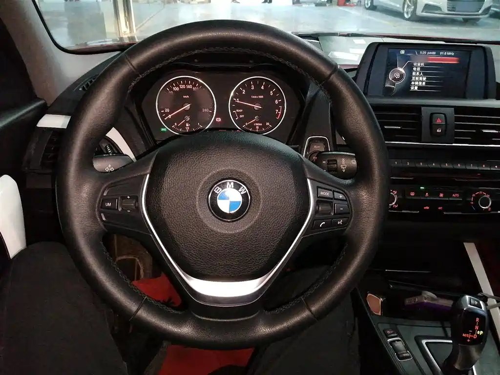 BMW 1 Series (Import) 2016 118i Urban Design Package фото 8
