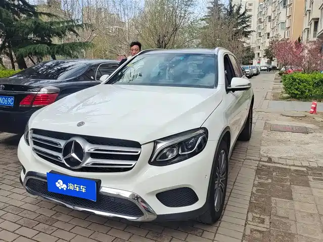 MERCEDES-BENZ GLC