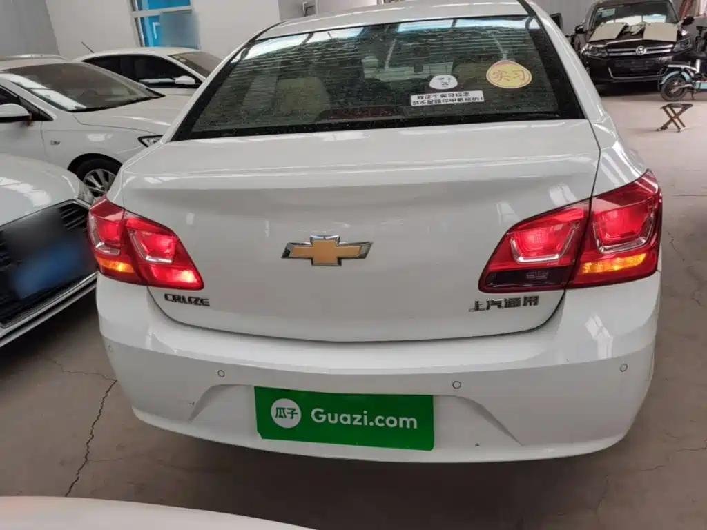 صورة 6 - Chevrolet Cruze
