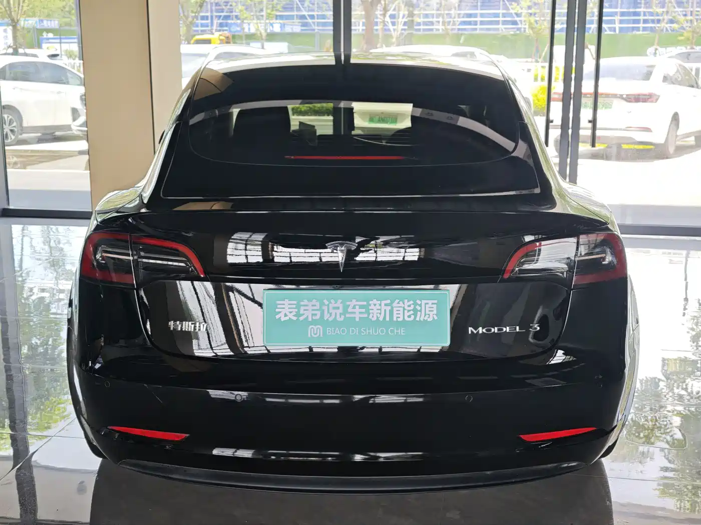 Фото 5 - Tesla Model 3
