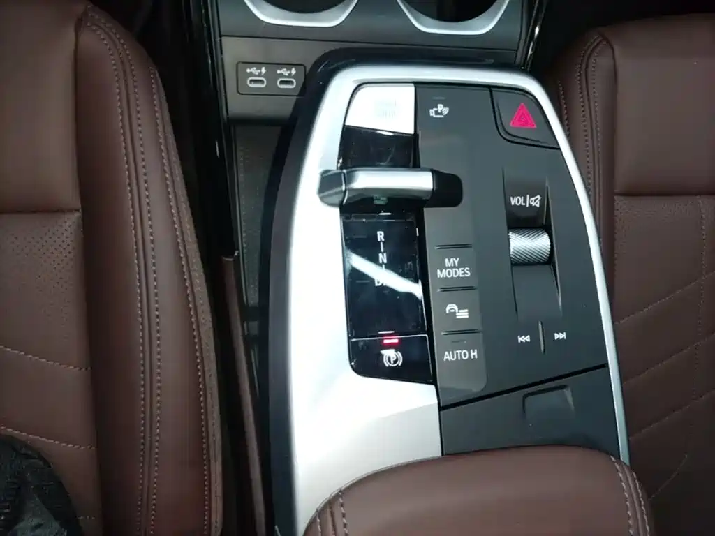 BMW iX1 2023 eDrive25L M Sport Package фото 14