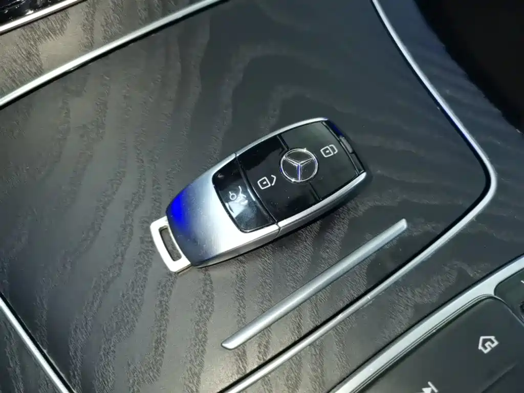 Mercedes-Benz E-Class 2020 E 260 L Sport 4MATIC фото 9