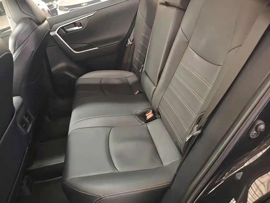 Toyota Wildlander 2024 2023 2.0L CVT FWD Luxury PLUS
