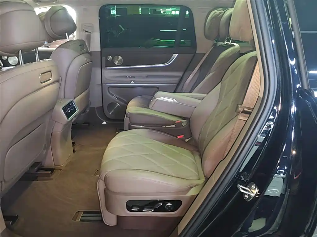 AITO Wenjie AITO M9 2025 Extended Range Ultra 52kWh 6-Seater фото 17