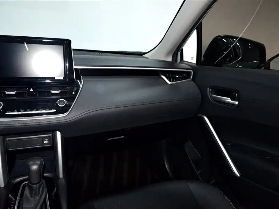 Toyota Corolla Cross 2022 2.0L Flagship Edition фото 14
