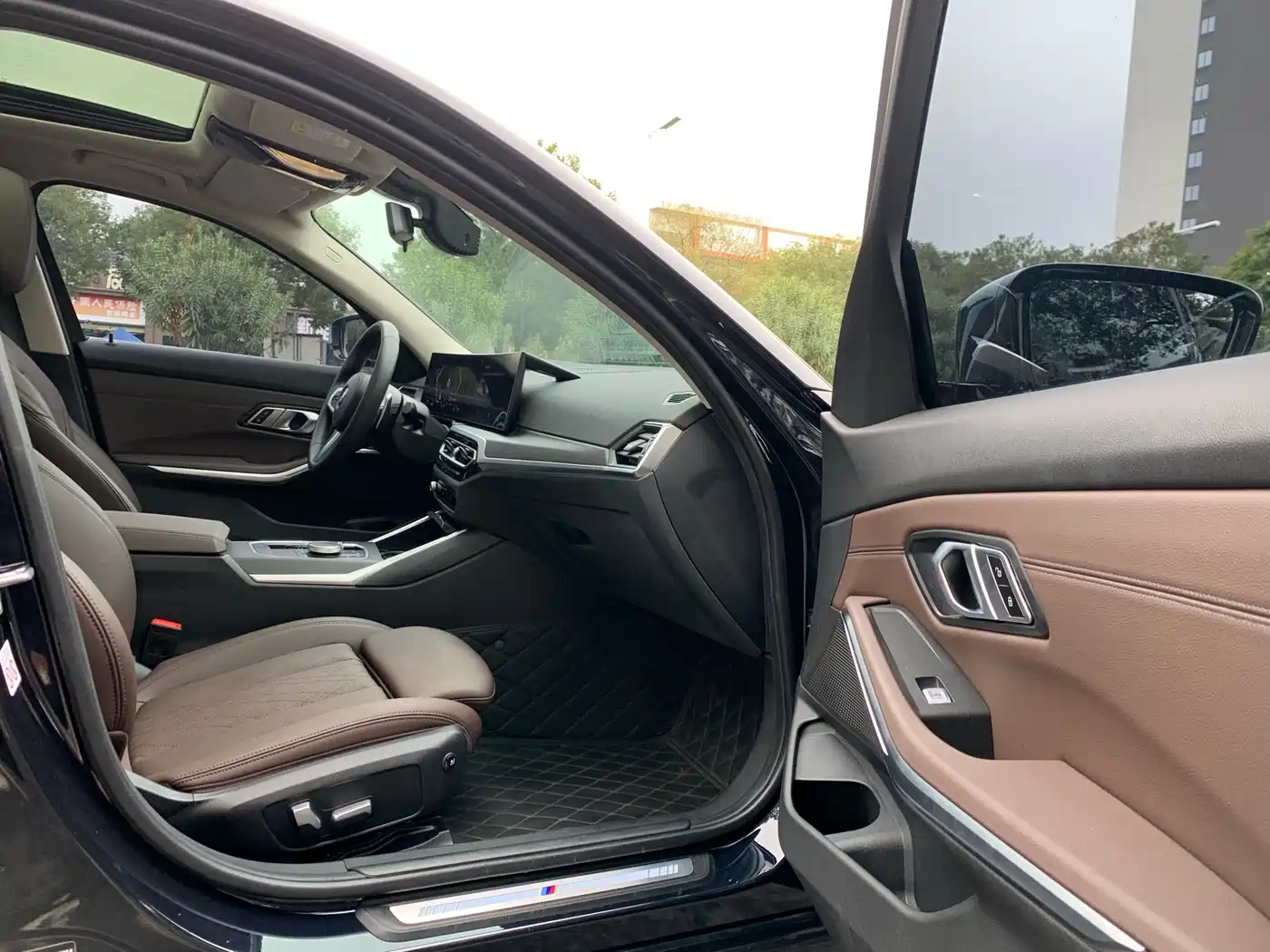 BMW 3 Series 2024 325i M Sport Package фото 15