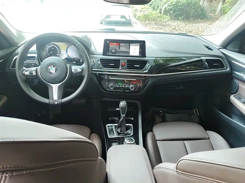 BMW 1 Series 2019 118i M Sport Package фото 10
