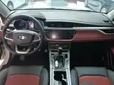 Фото 10 - Geely Vision S1