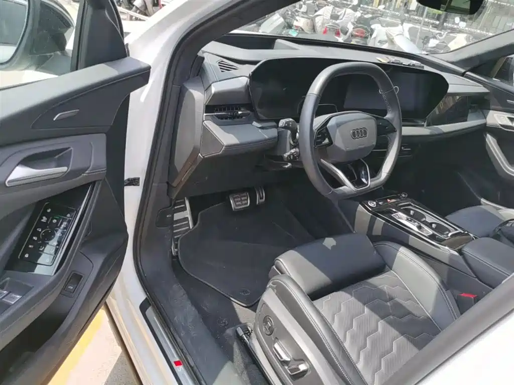 Audi Q6L e-tron 2025 Model Pioneer Edition фото 23