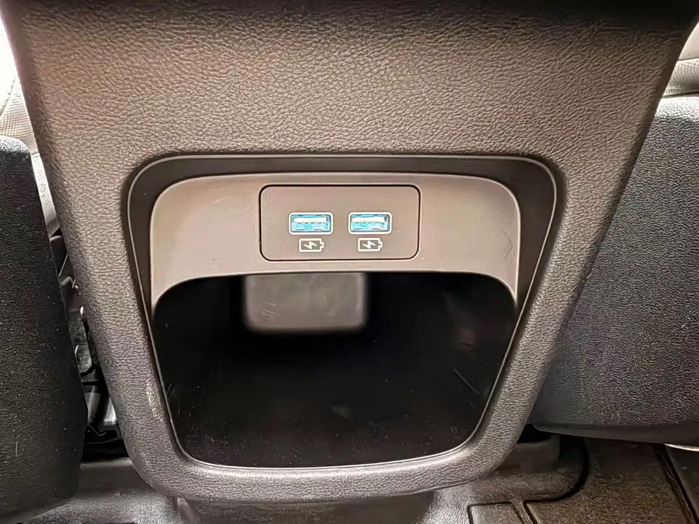 BYD Yuan UP 2024 401KM Surpass Edition фото 9