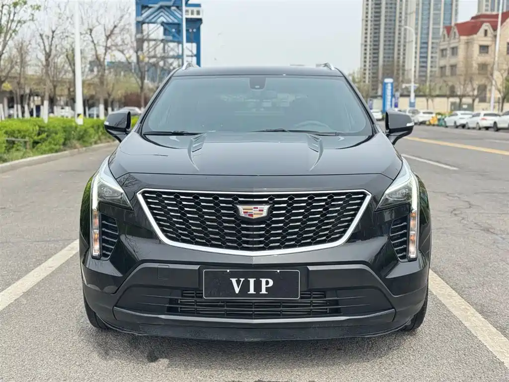 CADILLAC XT4