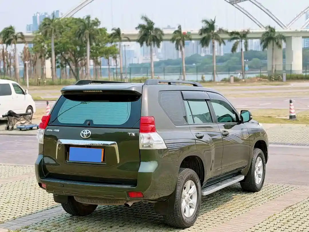 Toyota Prado 2010 4.0L Automatic TX фото 5