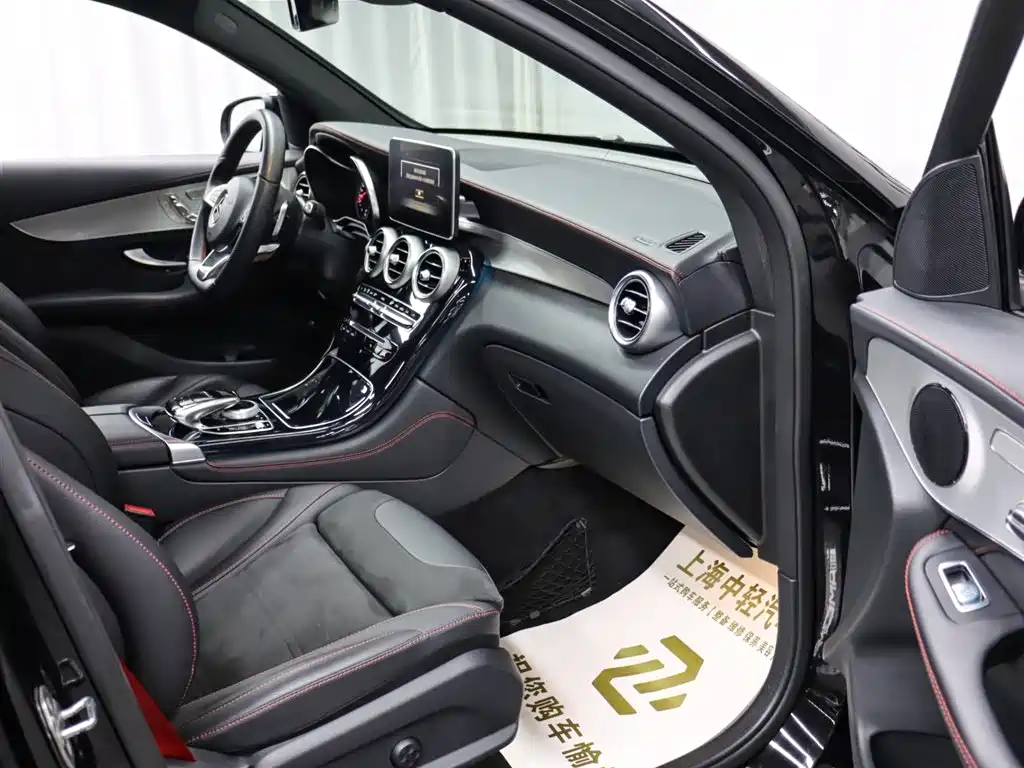 Mercedes-Benz GLC AMG 2017 AMG GLC 43 4MATIC фото 17