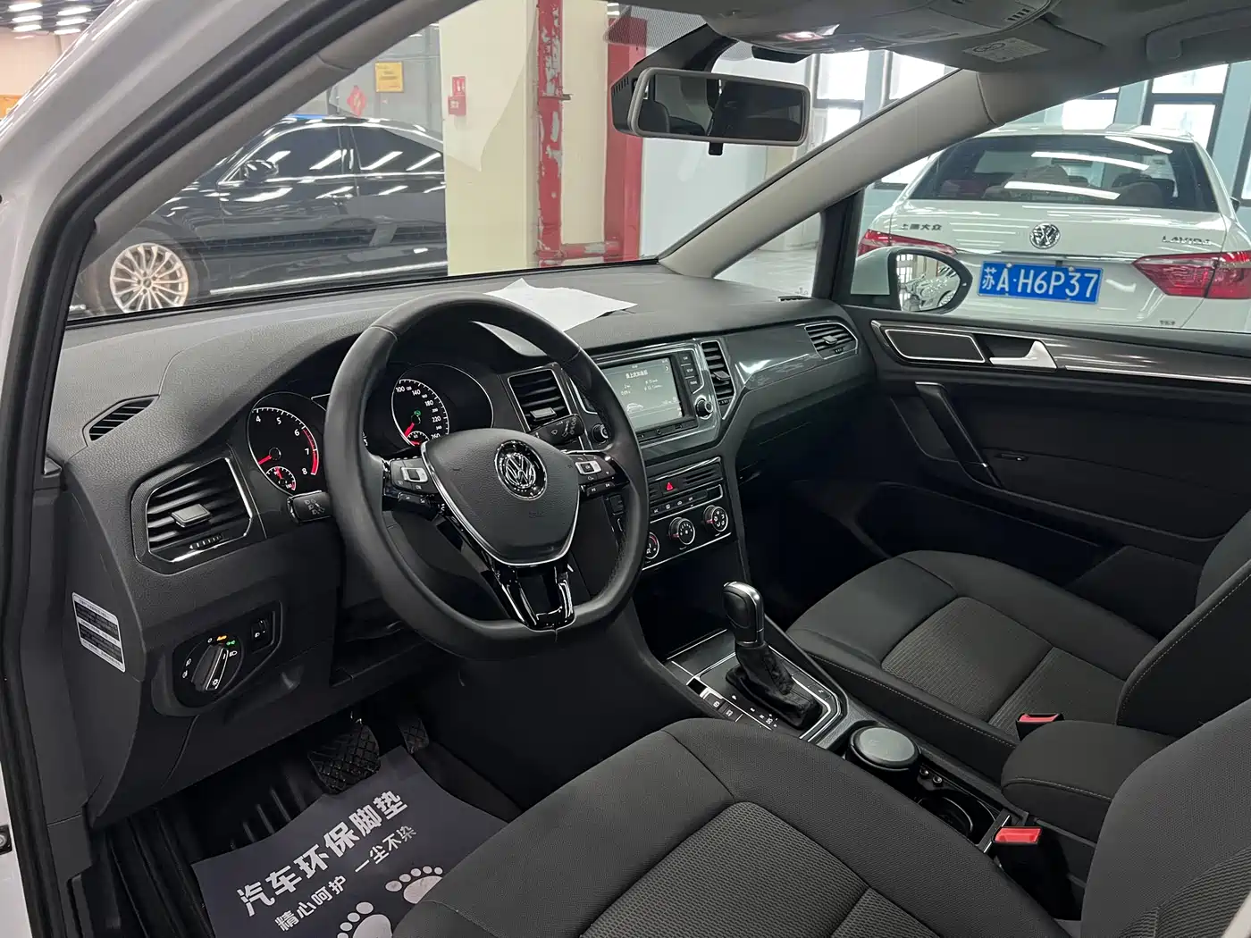 Volkswagen Golf Sportsvan 2016 230TSI Automatic Progressive фото 13