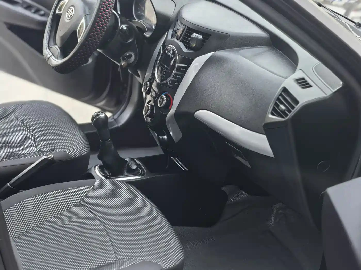 FAW Xiali N7 2013 2013 1.3L Manual Luxury