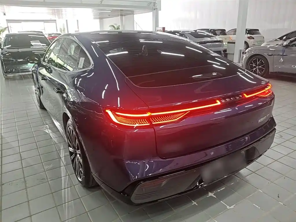 Geely Galaxy Galaxy Xingyao 8 2025 130km EM-P Starship Edition фото 5