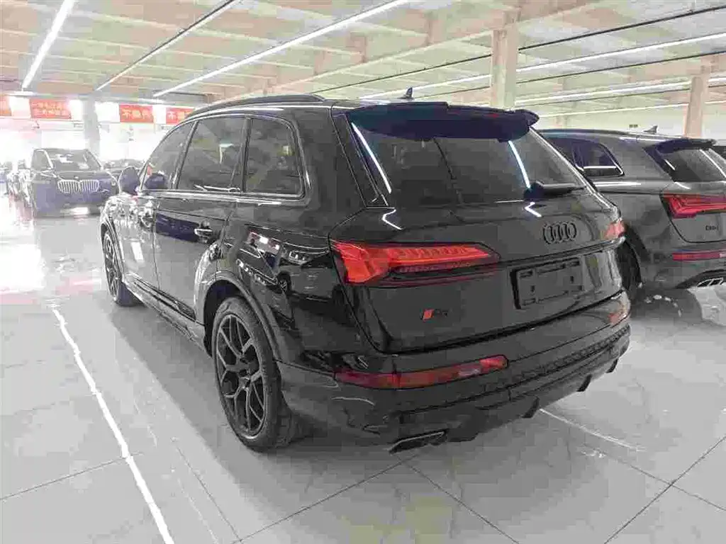 Audi Q7 2024 45 TFSI quattro S line Black Warrior фото 5