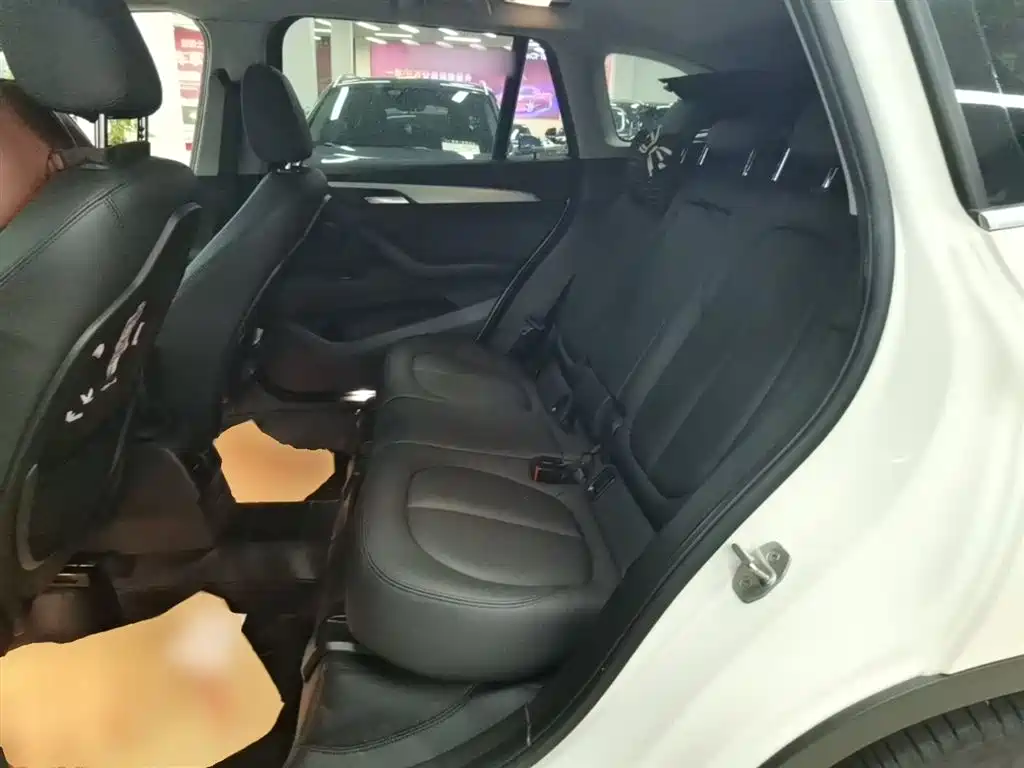 BMW X1 2019 sDrive20Li Leading Model фото 17