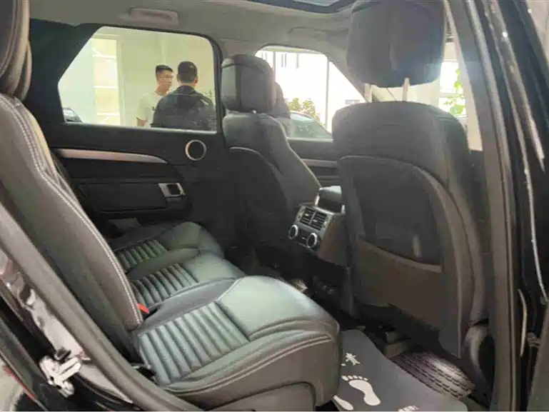 Land Rover Discovery 2024 360PS Dynamic SE фото 5