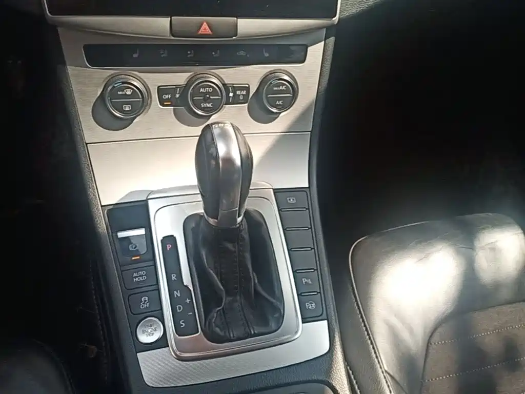 Volkswagen Magotan 2015 Facelift 1.8TSI Premium фото 14