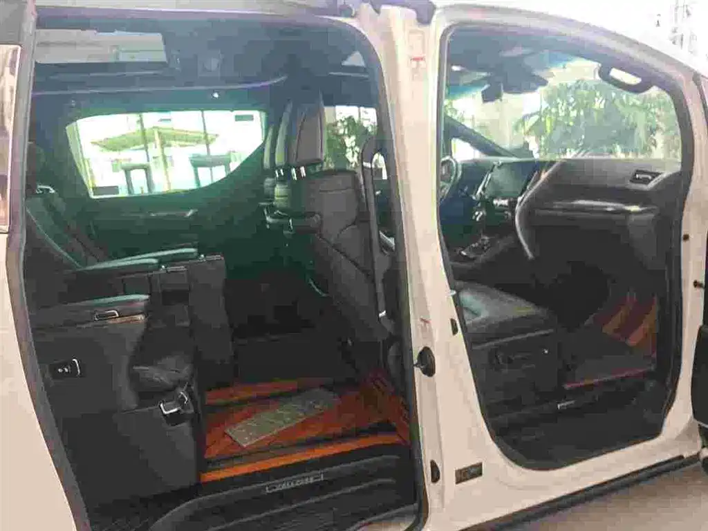 Toyota Vellfire 2020 Twin Engine 2.5L HV Premium Edition фото 9