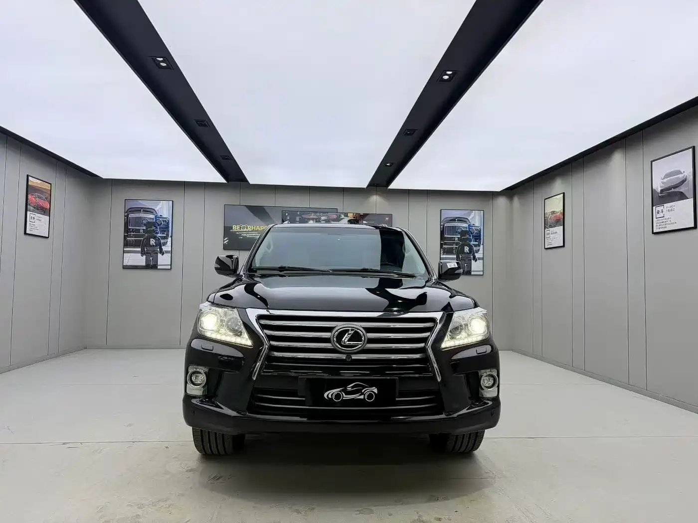 Фото 2 - Lexus LX