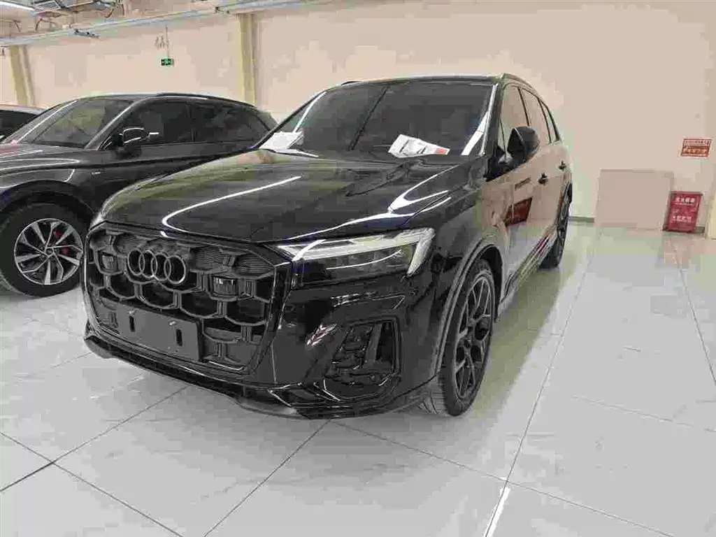 Audi Q7 2024 45 TFSI quattro S line Black Warrior фото 2