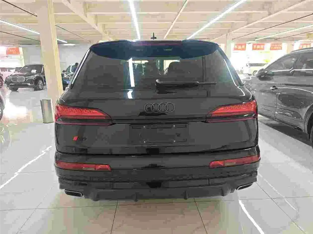 Audi Q7 2024 45 TFSI quattro S line Black Warrior фото 6