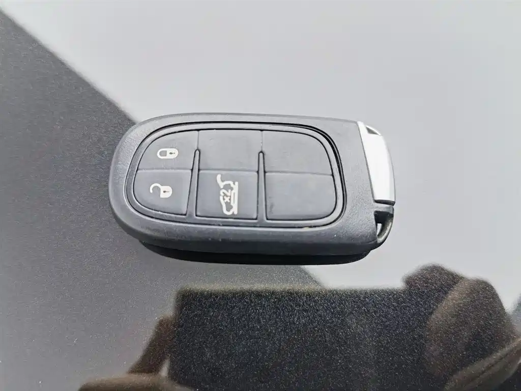 JEEP GRAND COMMANDER