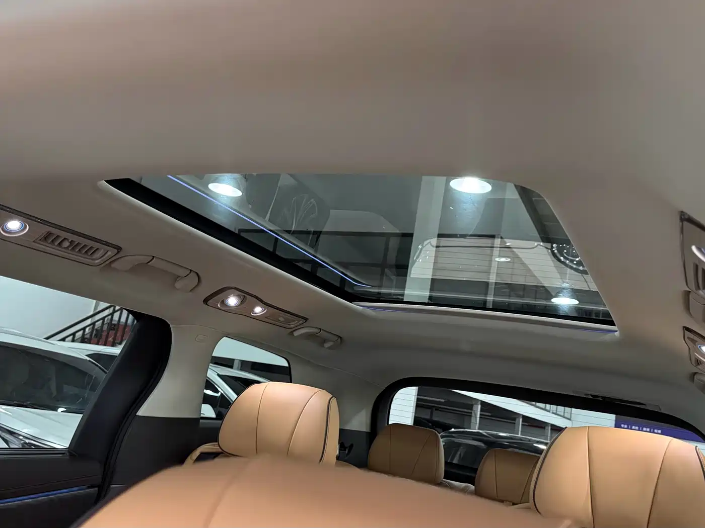 Denza D9 2026 2024 DM-i 980 AWD Premium