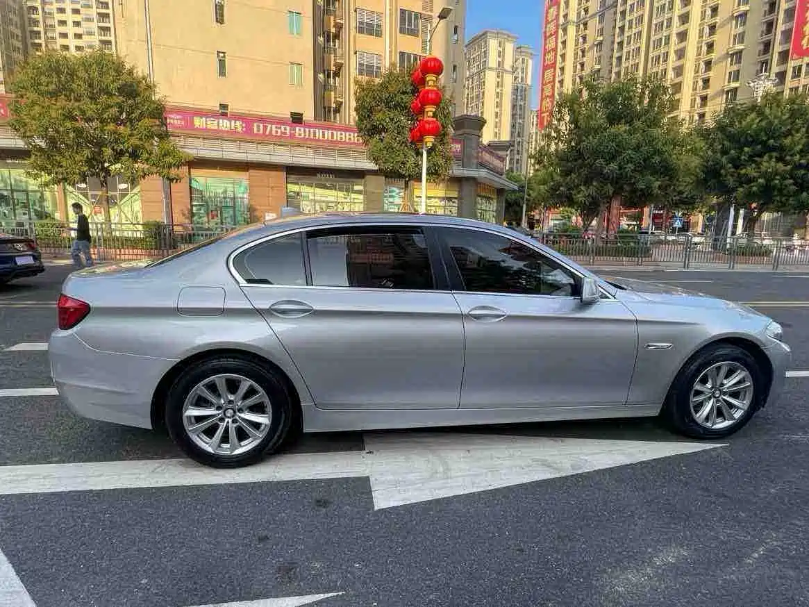 BMW 5 Series 2013 525Li Leadership фото 6