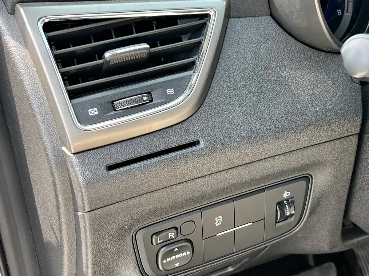 Changan CS35 2017 2017 1.6L Auto Luxury